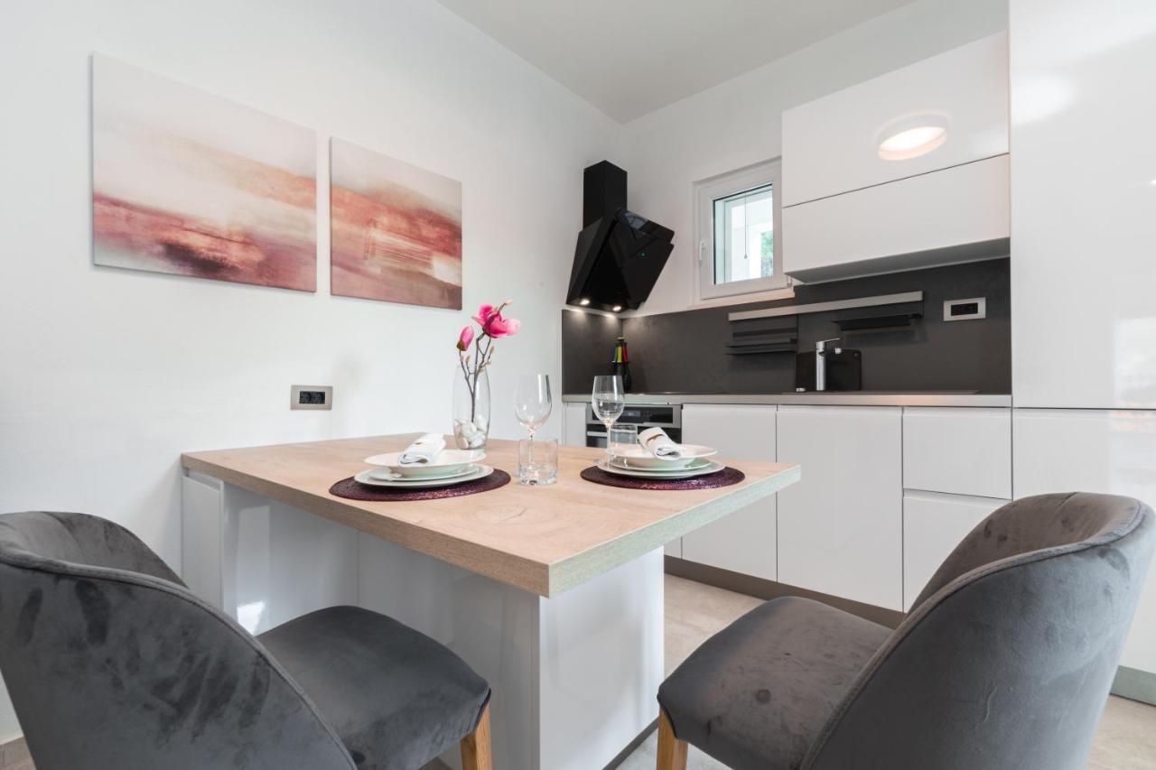 Wish Apartments Zrnovo Экстерьер фото