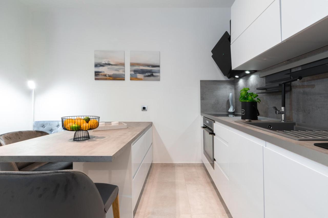 Wish Apartments Zrnovo Экстерьер фото